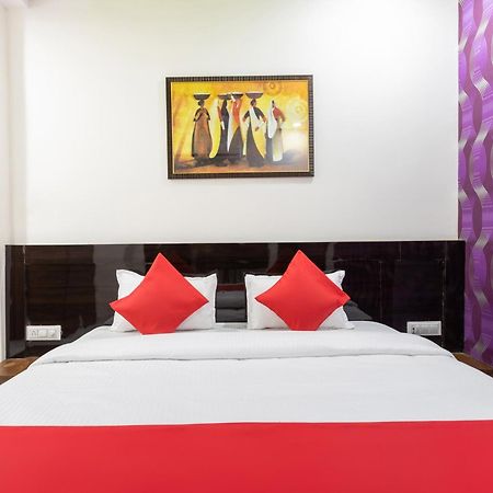 โอโย 27867 สาวิตรี รีเจนซี Hotel โบปาล ภายนอก รูปภาพ