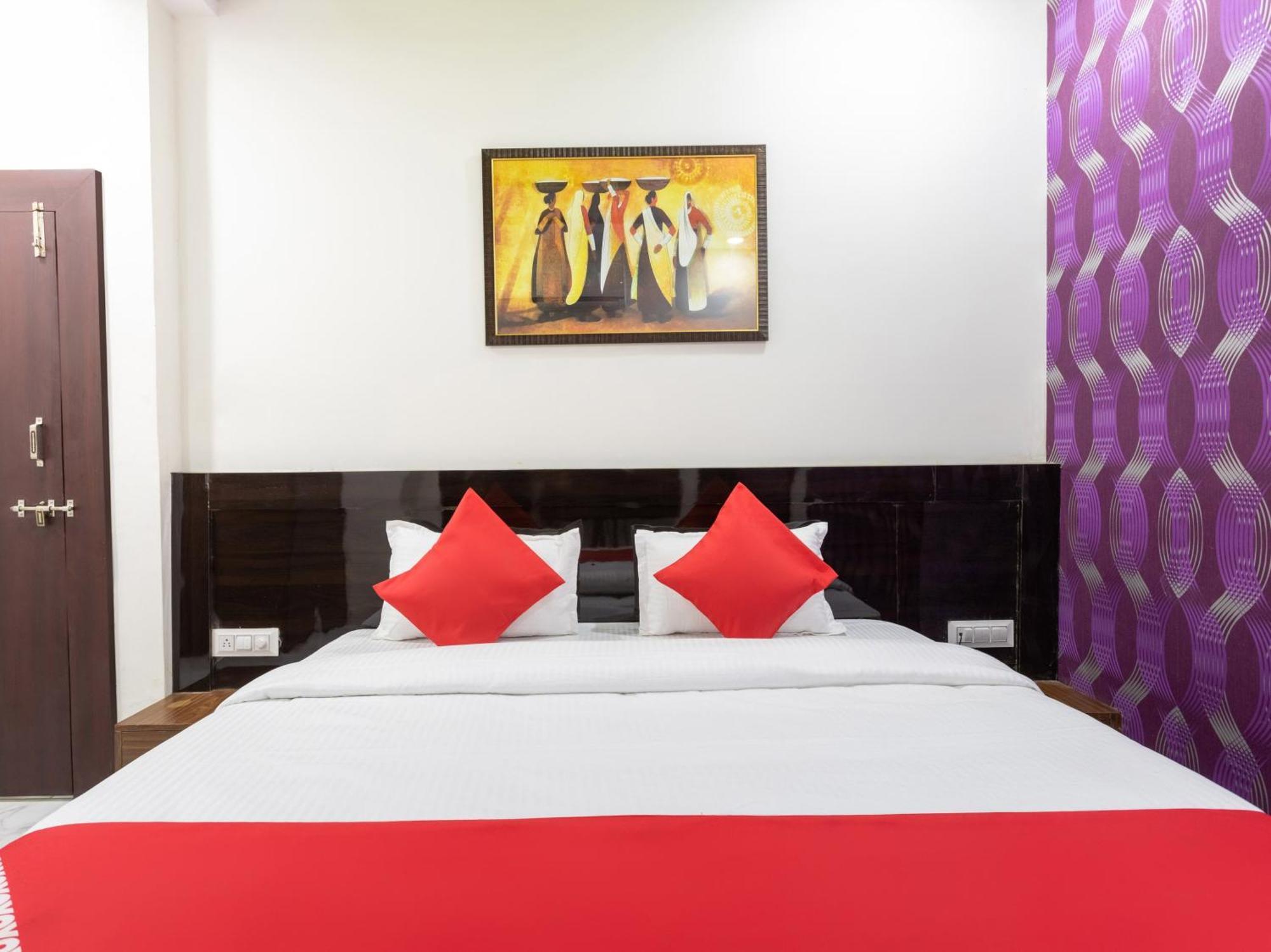 โอโย 27867 สาวิตรี รีเจนซี Hotel โบปาล ภายนอก รูปภาพ