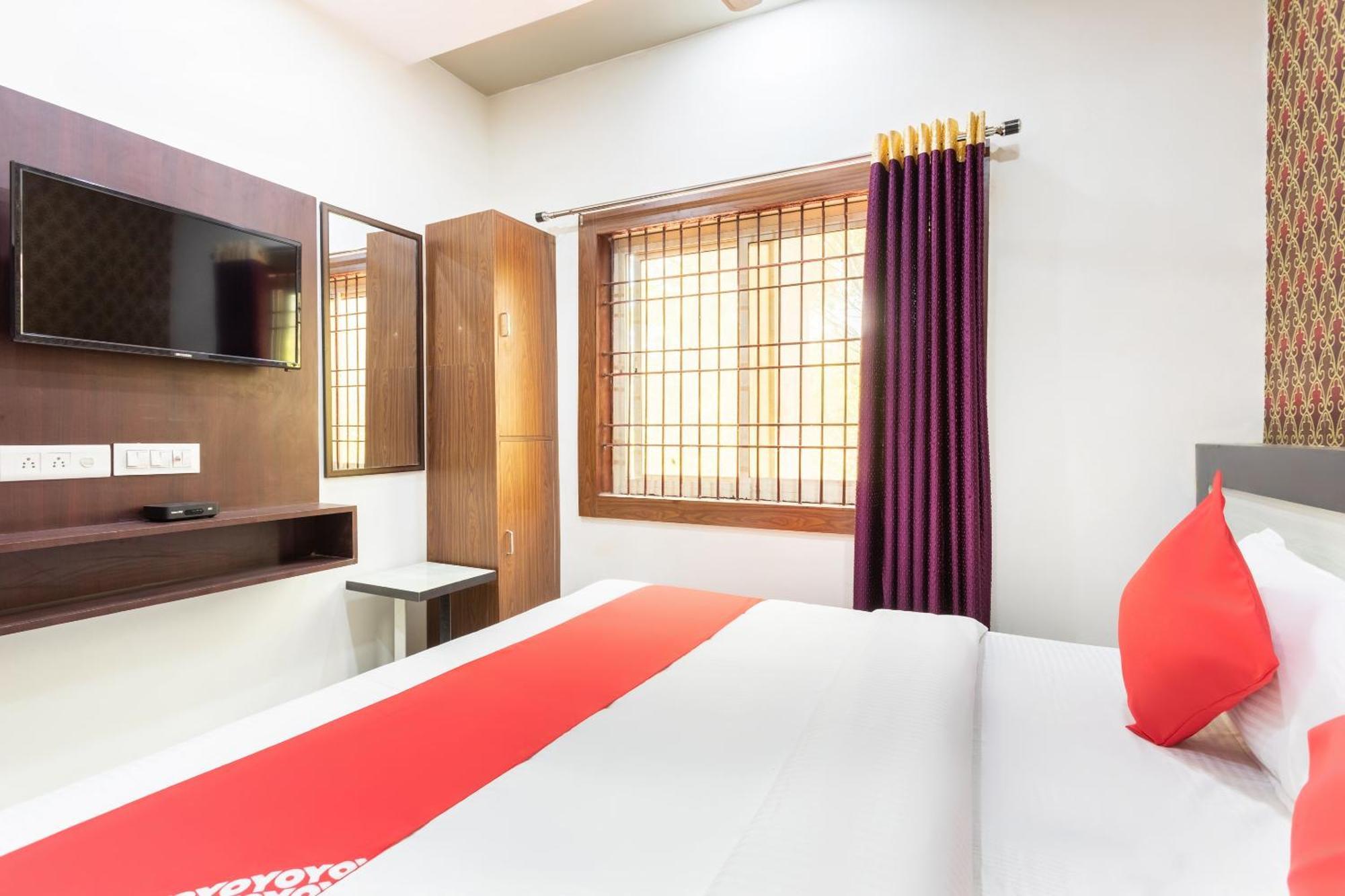 โอโย 27867 สาวิตรี รีเจนซี Hotel โบปาล ภายนอก รูปภาพ